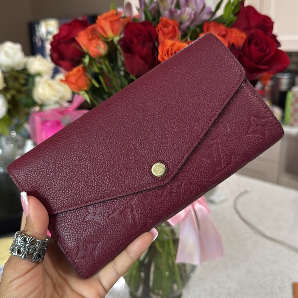 ❤️LOUIS VUITTON Empreinte Sarah Wallet Raisin